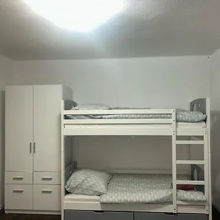 Your 1 With Parking Apartman *
